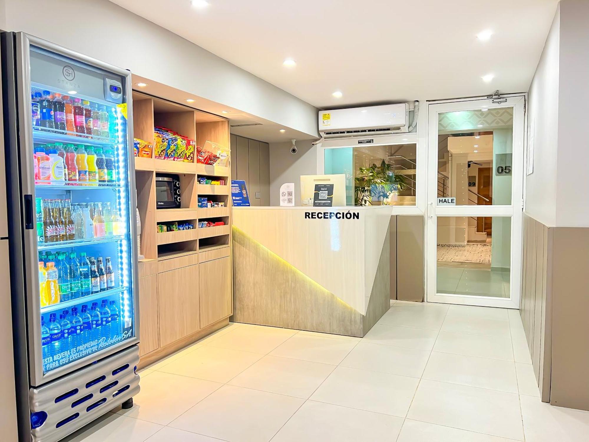 Stanza Hotel Монтерія Екстер'єр фото