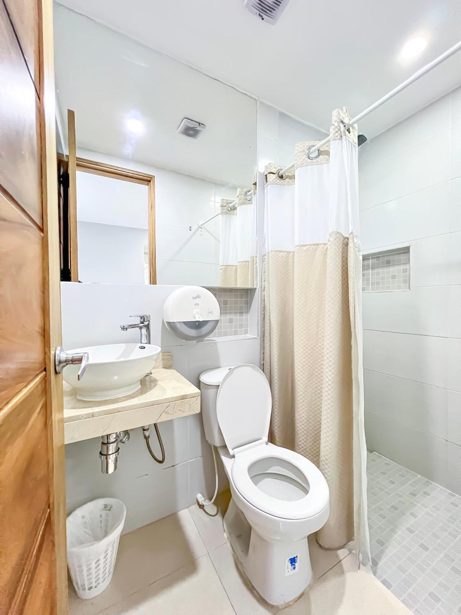 Stanza Hotel Монтерія Екстер'єр фото